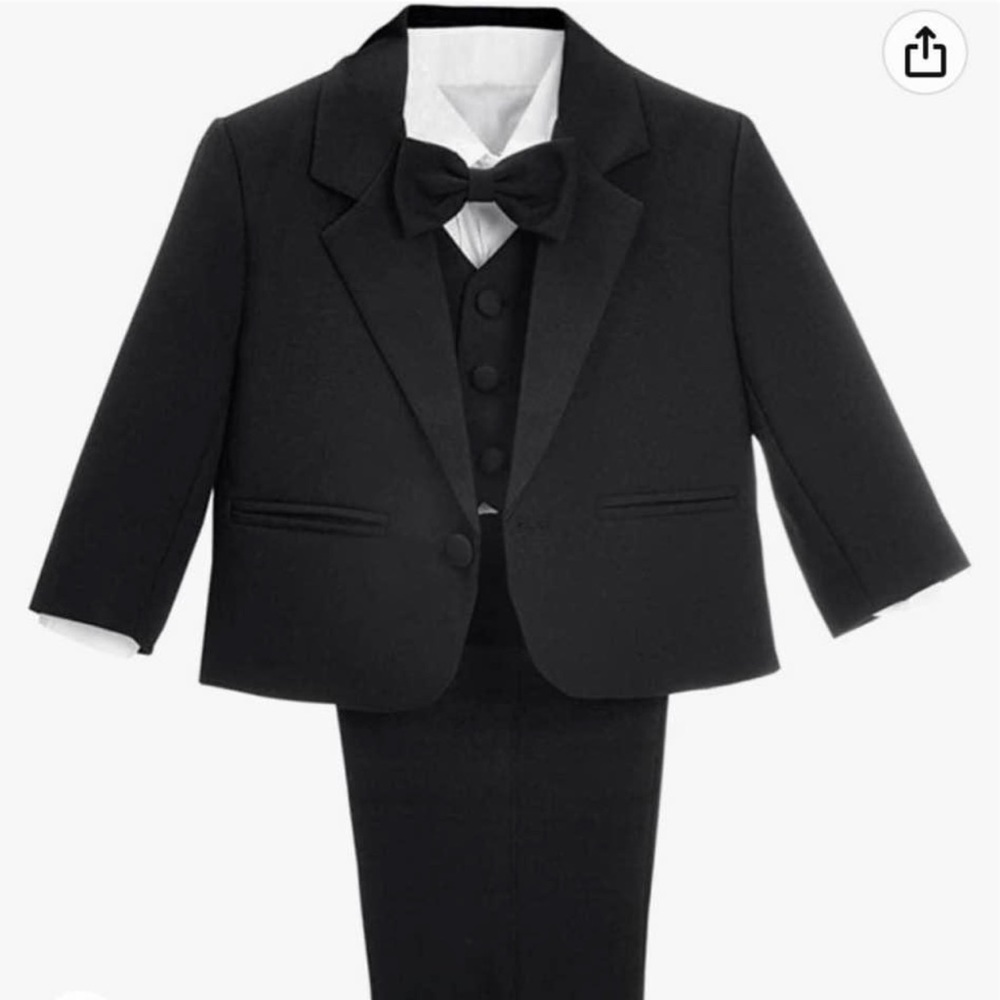 3/4T toddler black and white 5 piece suit.